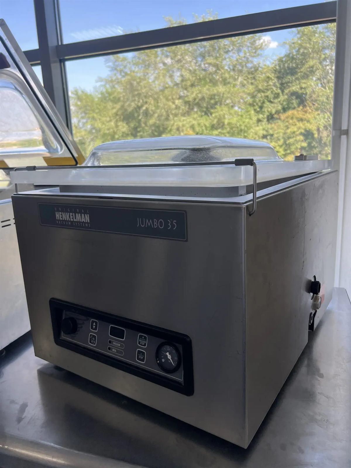 Машина вакуумной упаковки Henkelman Jumbo 35B