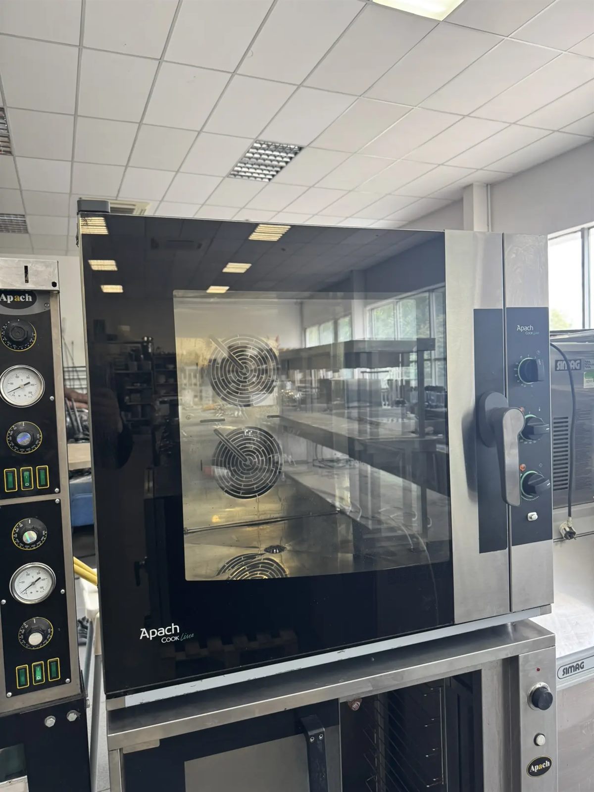 Печь конвекционная электрическая Apach Cook Line AB6QM