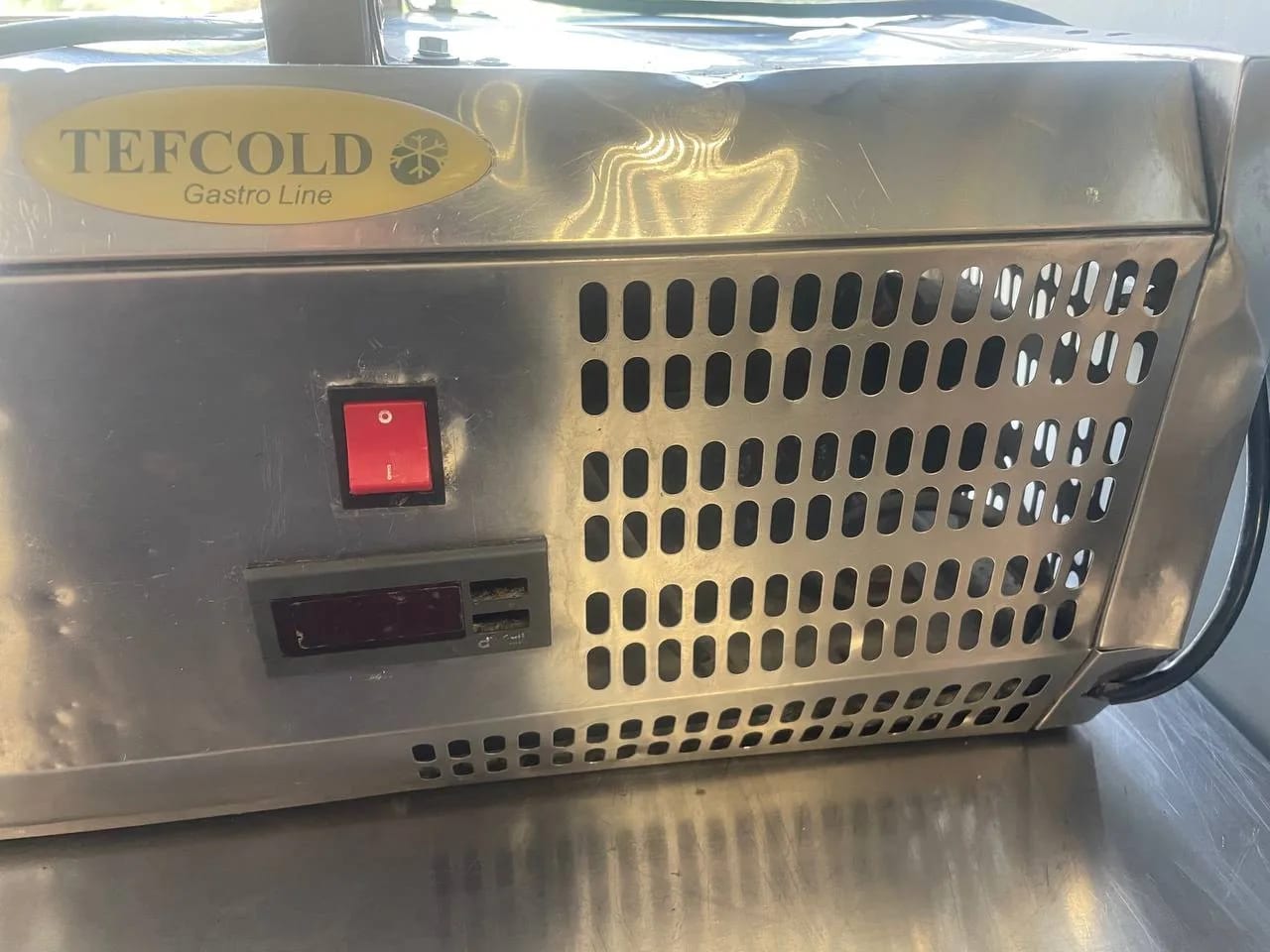 Витрина холодильная настольная TEFCOLD GVC38-200 — фото 3