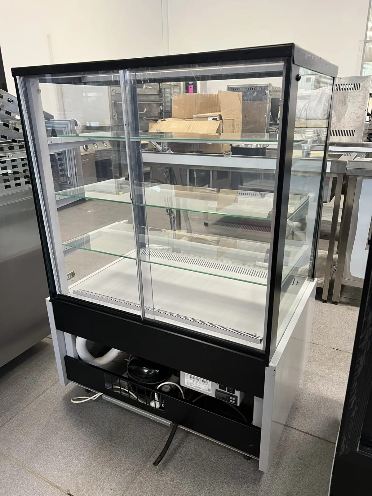 Витрина кондитерская Carboma KC70 VM 0,9-1 LIGHT версия 2.0 (9005) — фото 4