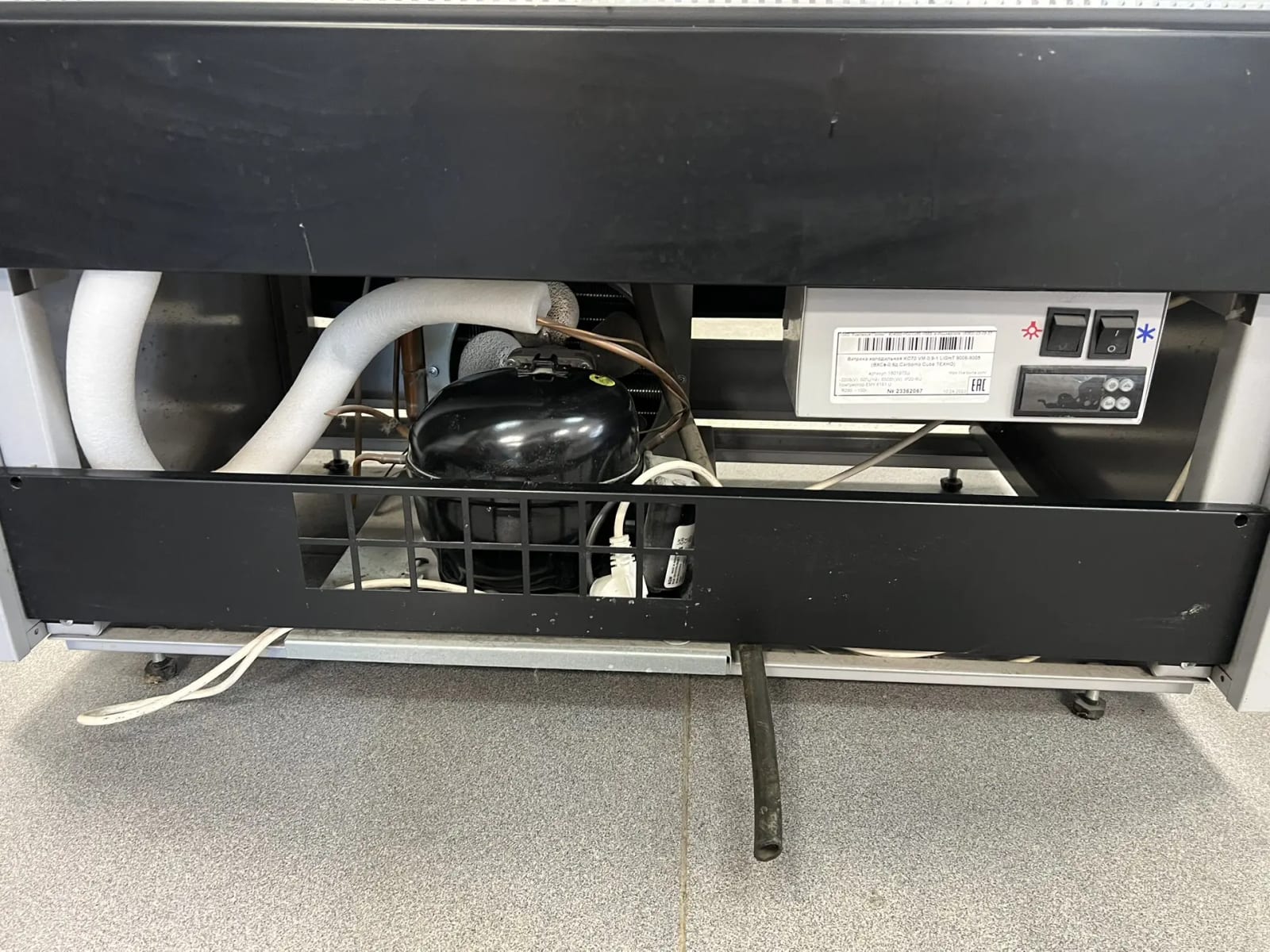 Витрина кондитерская Carboma KC70 VM 0,9-1 LIGHT версия 2.0 (9005) — фото 7