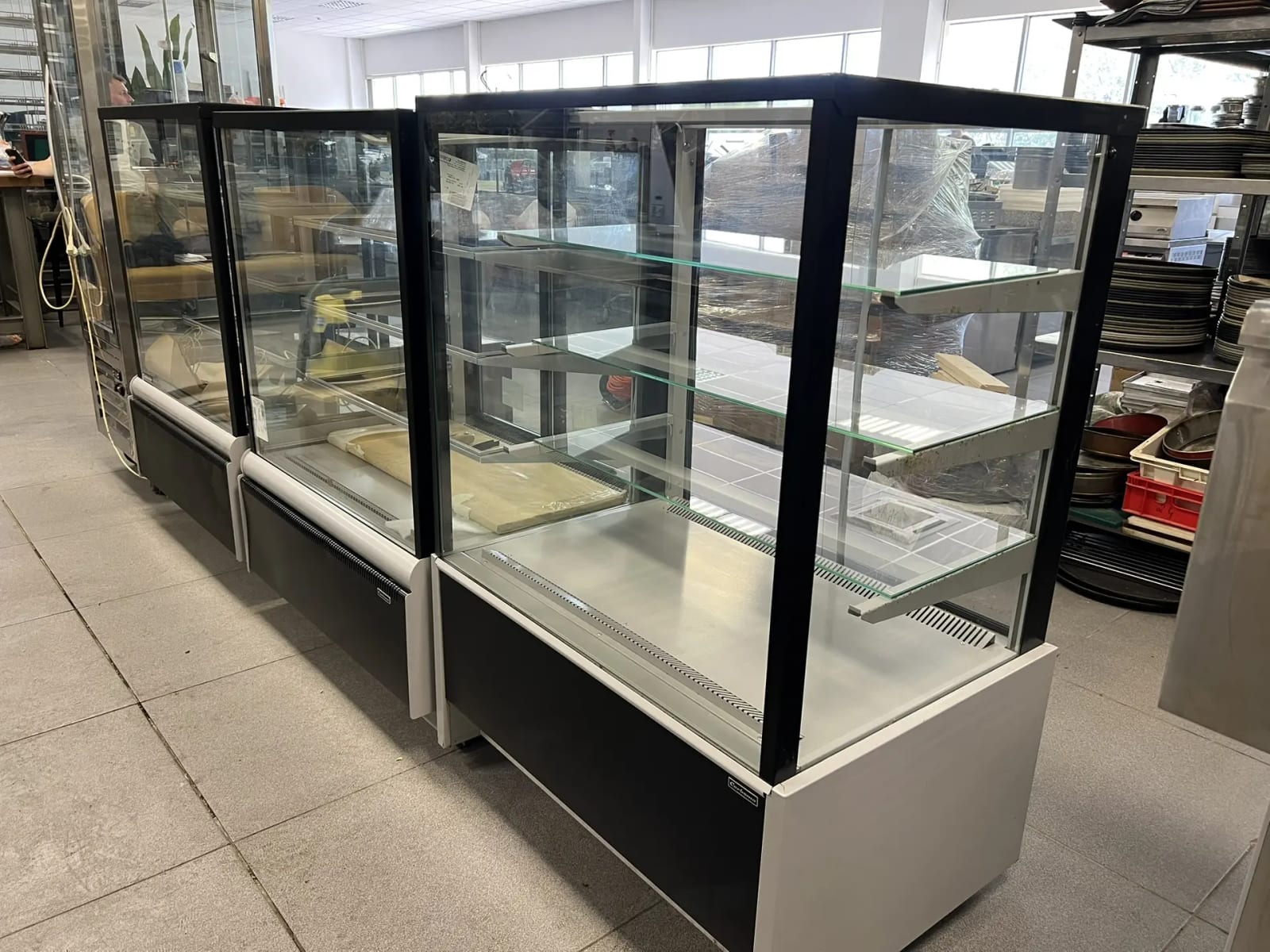 Витрина кондитерская Carboma KC70 VM 0,9-1 LIGHT версия 2.0 (9005) — фото 9